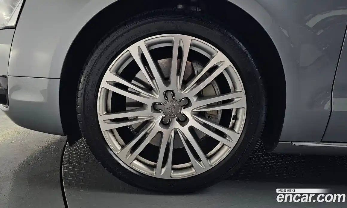 Audi A8 2013 4.0 гидро в Москве № 2057344, фото 4