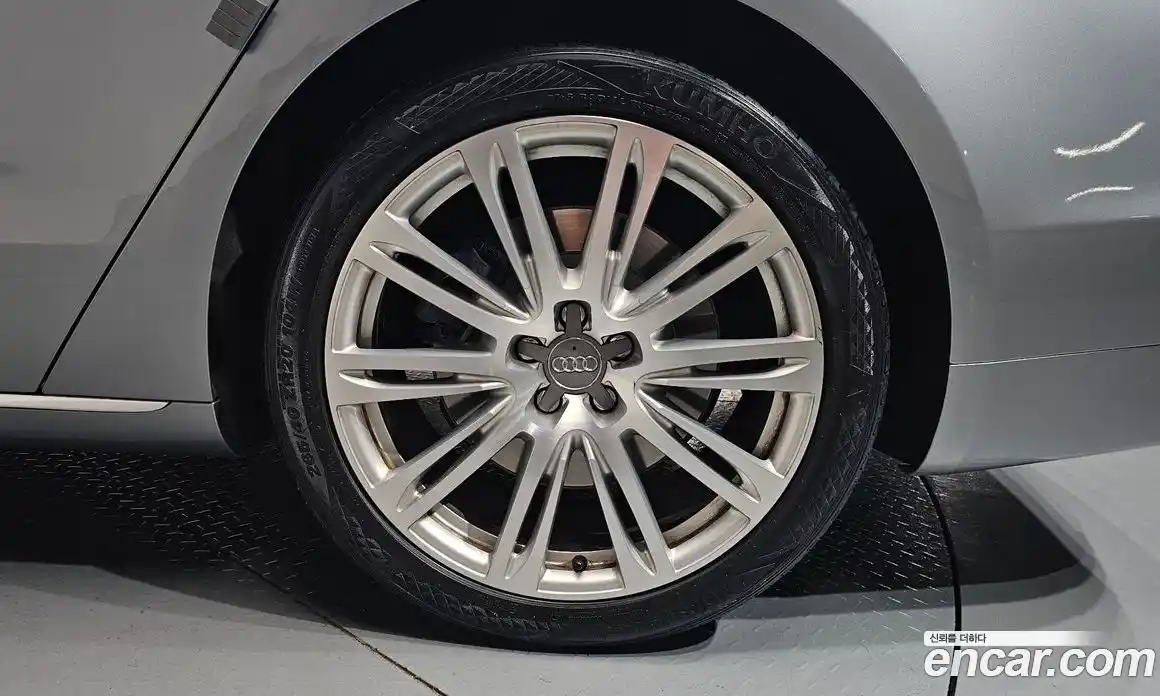 Audi A8 2013 4.0 гидро в Москве № 2057344, фото 6