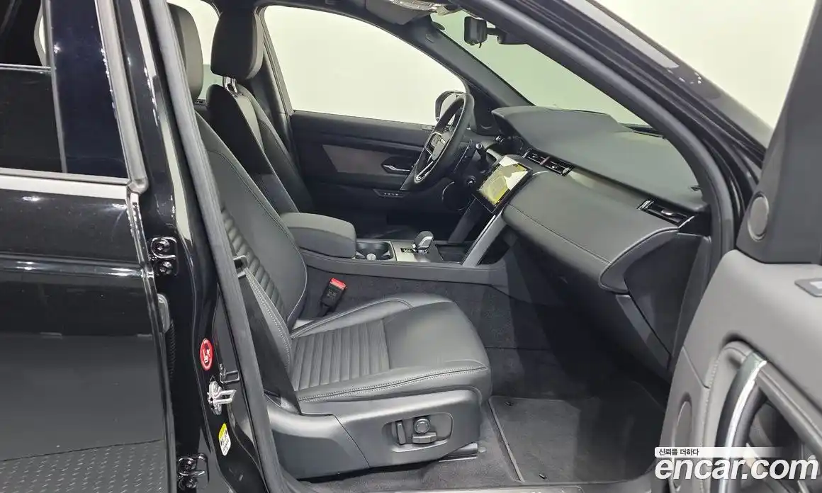 Land Rover Discovery Sport 2025 2.0 гидро в Москве № 2058739, фото 3