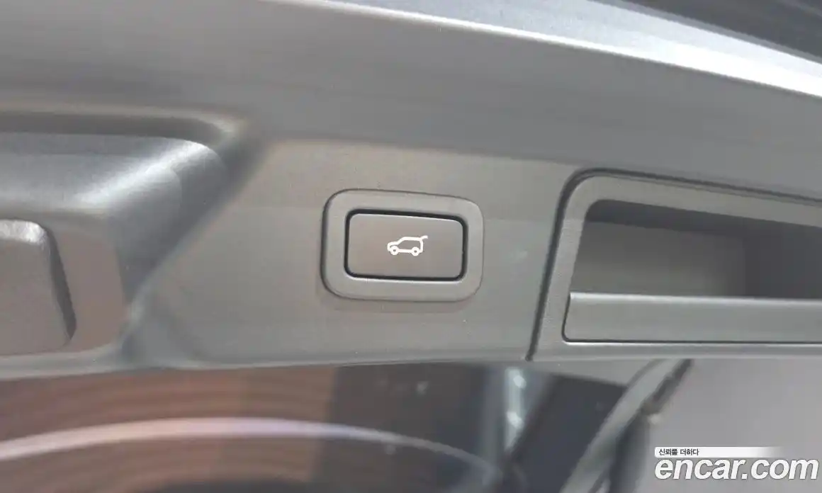 Land Rover Range-Rover Velar 2018 3.0 гидро в Москве № 2058818, фото 37