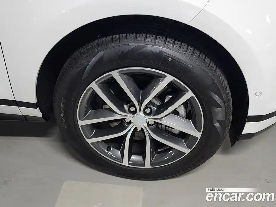 Land Rover Range-Rover Evoque 2025 2.0 гидро в Москве № 2059070, фото 5