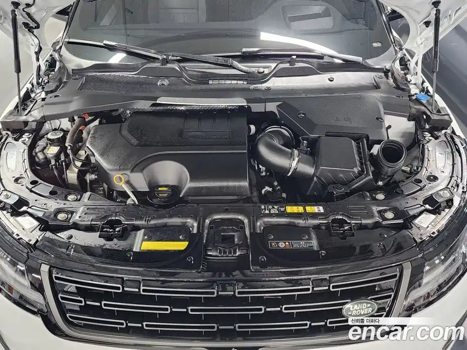 Land Rover Range-Rover Evoque 2025 2.0 гидро в Москве № 2059070, фото 6