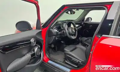 Mini Cooper 2023 1.5 гидро в Москве № 2059251, миниатюра 11