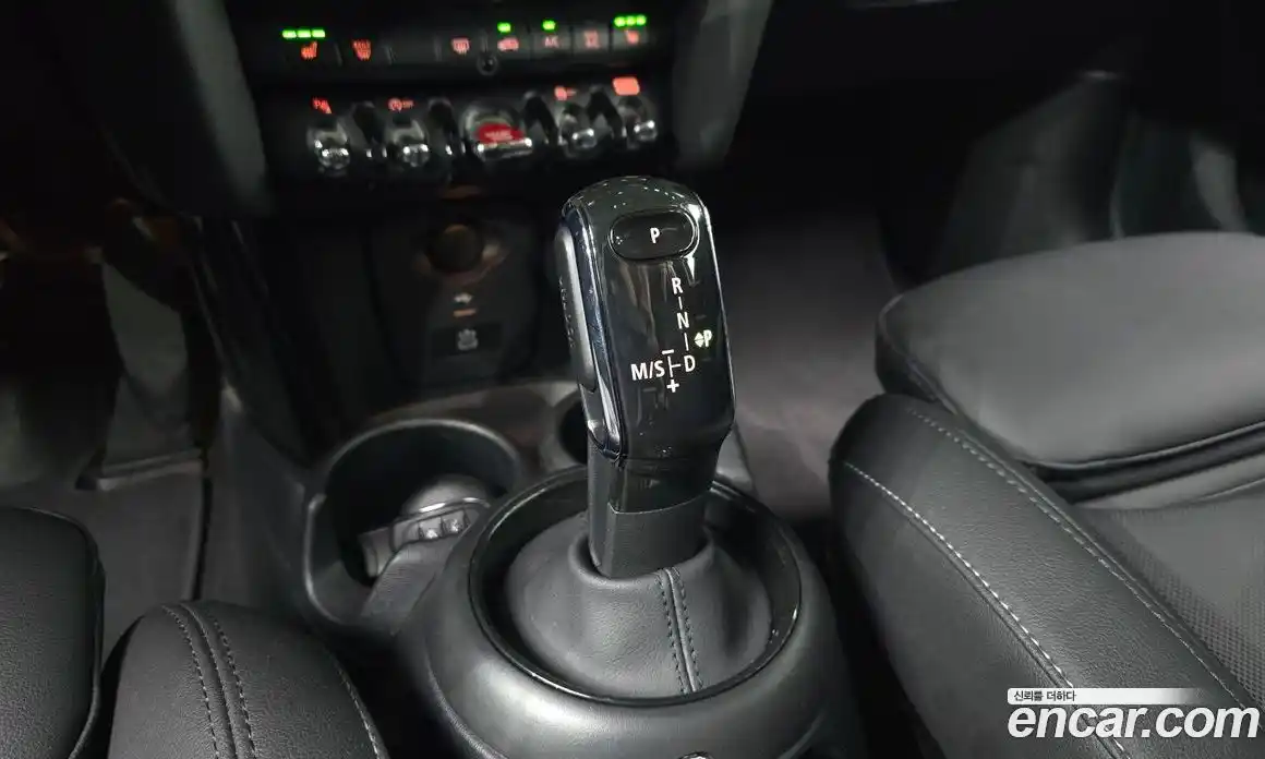 Mini Cooper 2023 1.5 гидро в Москве № 2059251, фото 9