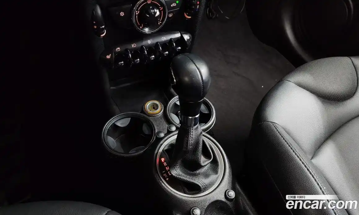 Mini Cooper 2011 1.6 гидро в Москве № 2059522, фото 9
