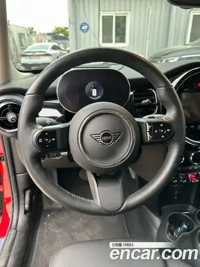 Mini Cooper 2023 1.5 гидро в Москве № 2059685, миниатюра 11