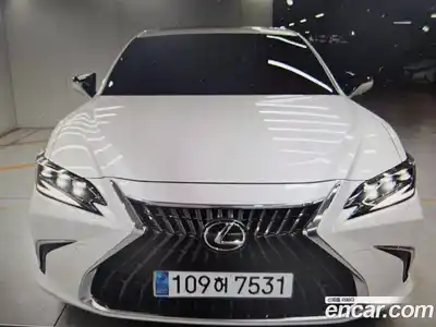 Lexus ES, 2024