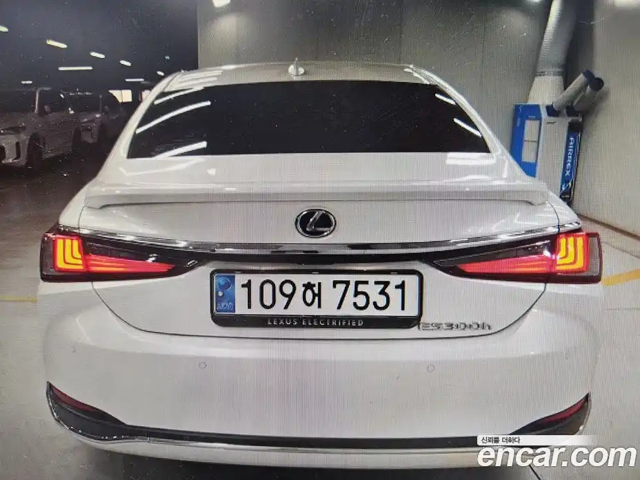 Lexus ES 2024 2.5 гидро в Москве № 2060172, фото 4