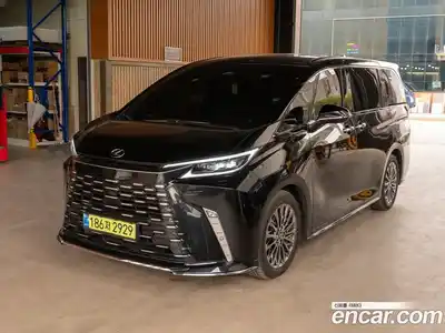 Lexus LM, 2024