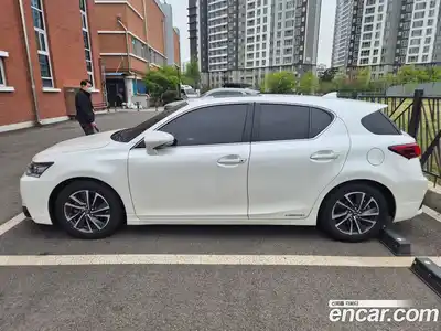 Lexus CT200h 2019 1.8 гидро в Москве № 2060194, миниатюра 3
