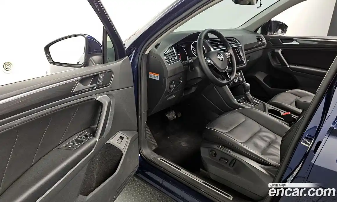 Volkswagen Tiguan 2018 2.0 гидро в Москве № 2060573, фото 12