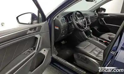 Volkswagen Tiguan 2018 2.0 гидро в Москве № 2060573, миниатюра 12