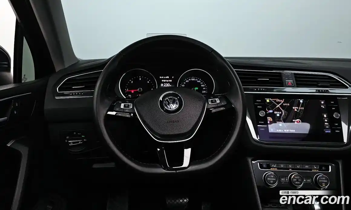 Volkswagen Tiguan 2018 2.0 гидро в Москве № 2060573, фото 18