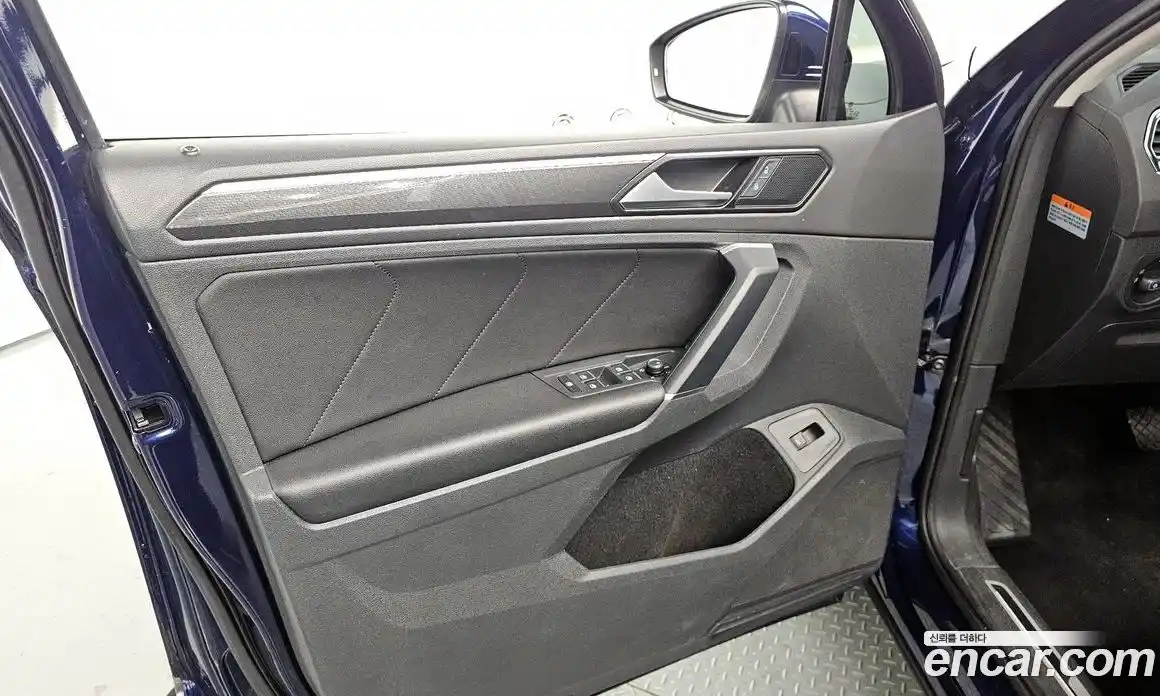 Volkswagen Tiguan 2018 2.0 гидро в Москве № 2060573, фото 26