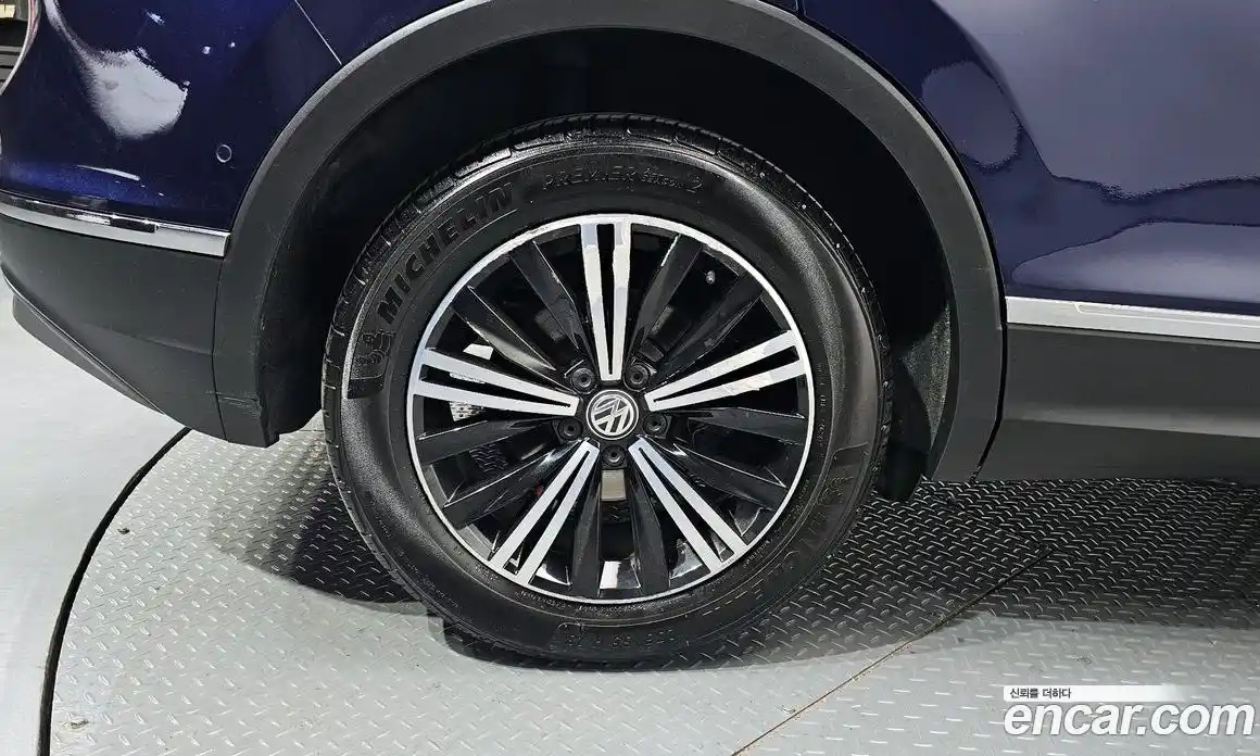 Volkswagen Tiguan 2018 2.0 гидро в Москве № 2060573, фото 4