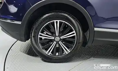 Volkswagen Tiguan 2018 2.0 гидро в Москве № 2060573, миниатюра 4