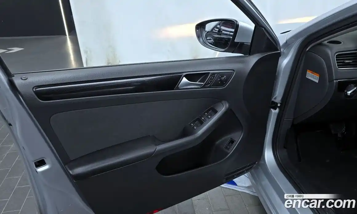 Volkswagen Jetta 2014 1.6 гидро в Москве № 2060698, фото 14