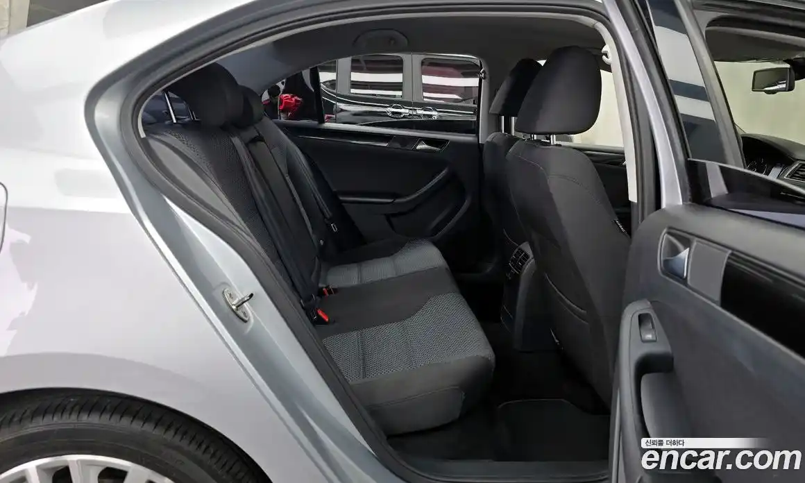 Volkswagen Jetta 2014 1.6 гидро в Москве № 2060698, фото 17
