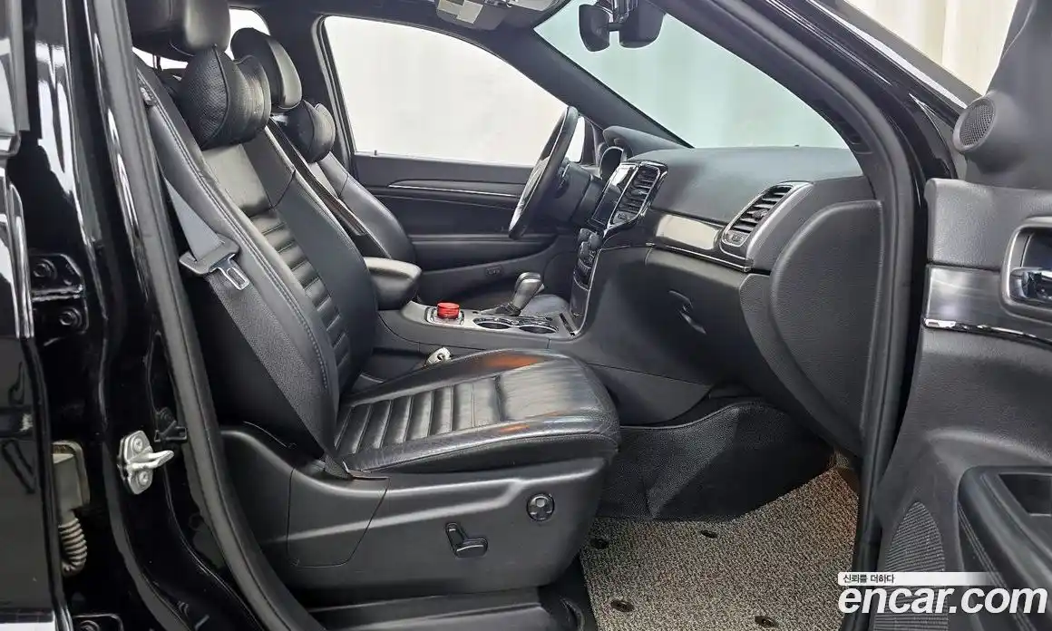 Jeep Cherokee 2019 3.6 гидро в Москве № 2061652, фото 17
