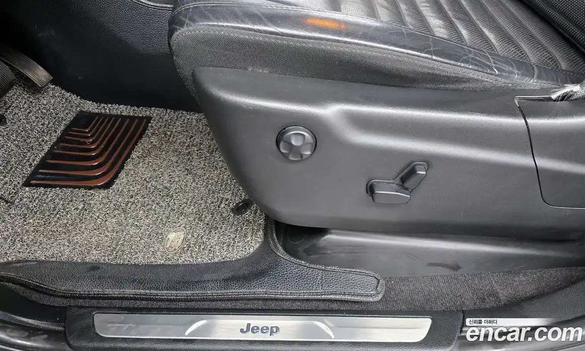 Jeep Cherokee 2019 3.6 гидро в Москве № 2061652, фото 32