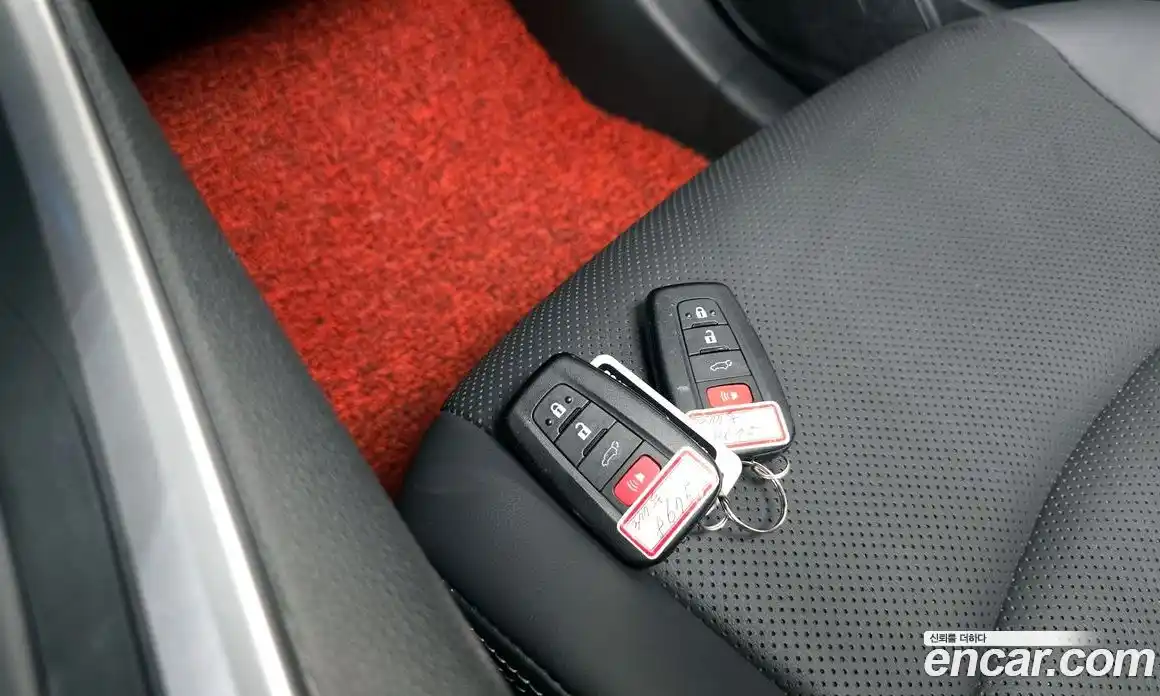 Toyota RAV4 2024 2.5 гидро в Москве № 2061910, фото 15