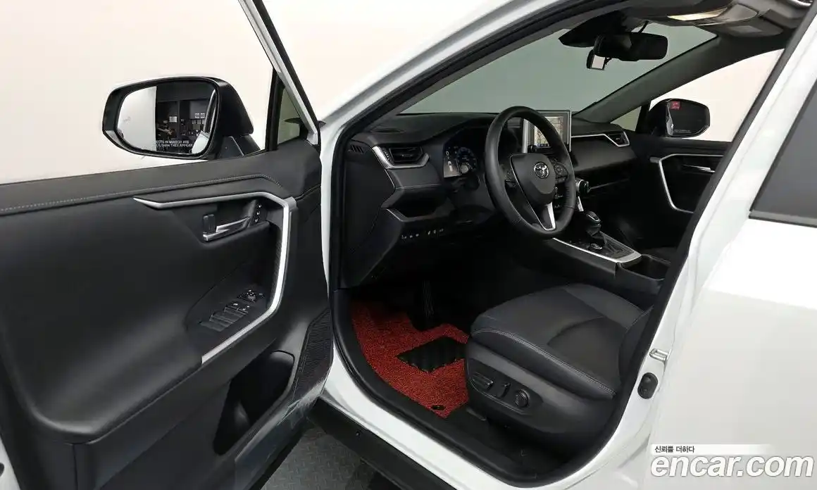 Toyota RAV4 2024 2.5 гидро в Москве № 2061910, фото 10