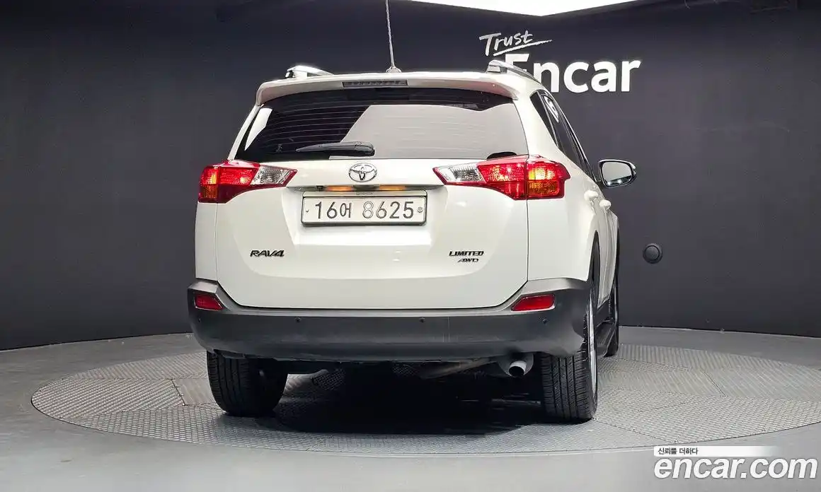 Toyota RAV4 2014 2.5 гидро в Москве № 2062141, фото 4