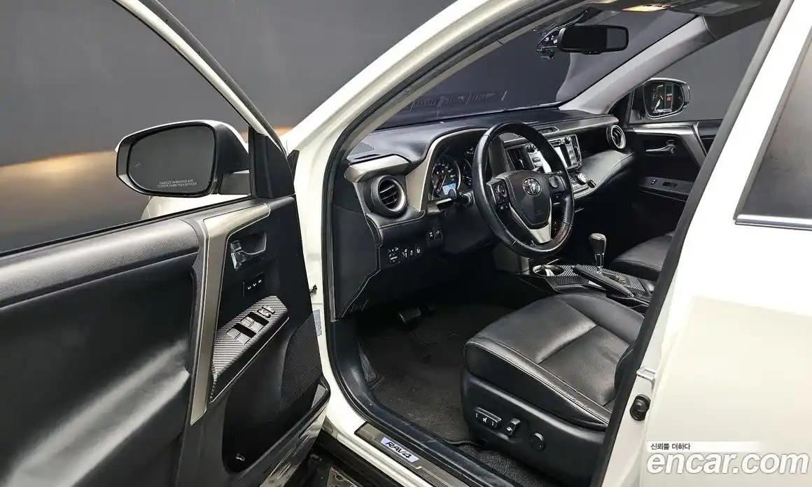 Toyota RAV4 2014 2.5 гидро в Москве № 2062141, фото 10
