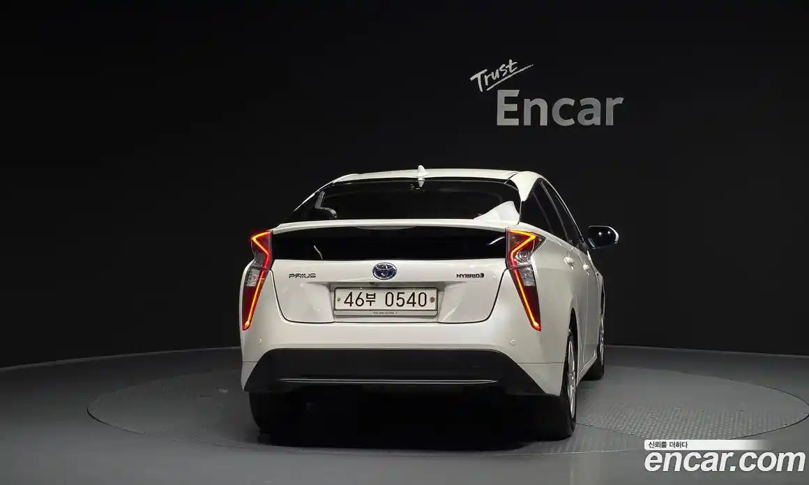 Toyota Prius 2016 1.8 гидро в Москве № 2062163, фото 4