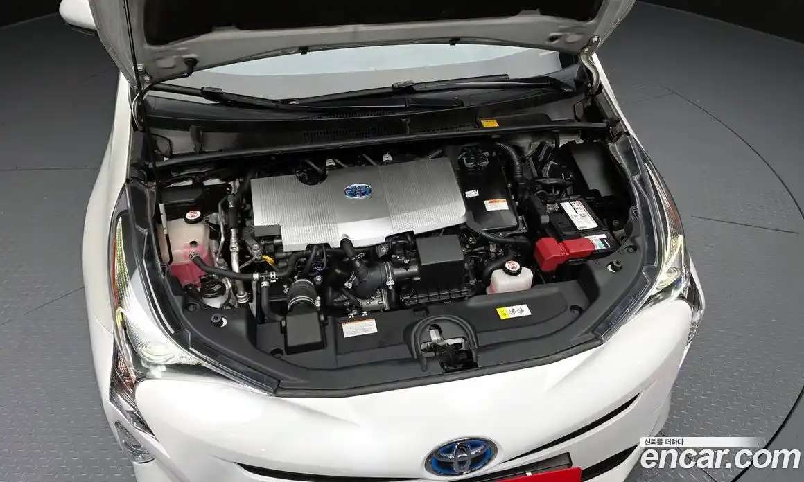 Toyota Prius 2016 1.8 гидро в Москве № 2062163, фото 6