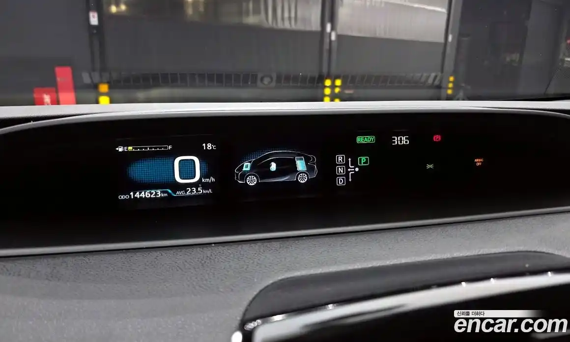 Toyota Prius 2016 1.8 гидро в Москве № 2062163, фото 8