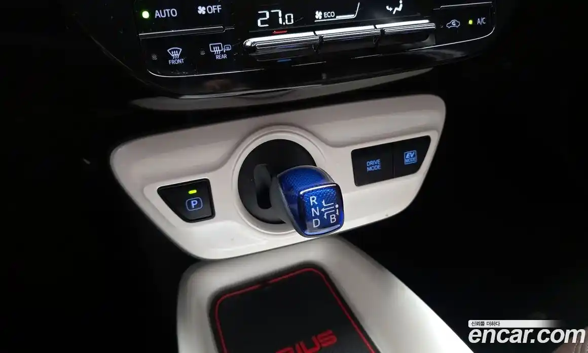 Toyota Prius 2016 1.8 гидро в Москве № 2062163, фото 9