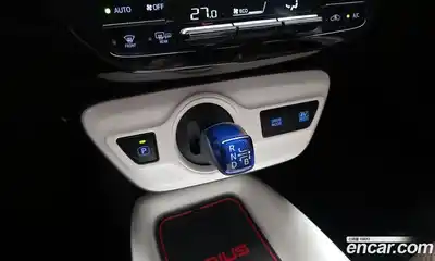 Toyota Prius 2016 1.8 гидро в Москве № 2062163, миниатюра 9