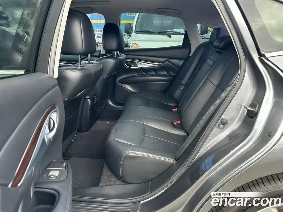 Infiniti Q70 2018 3.7 гидро в Москве № 2065254, фото 14
