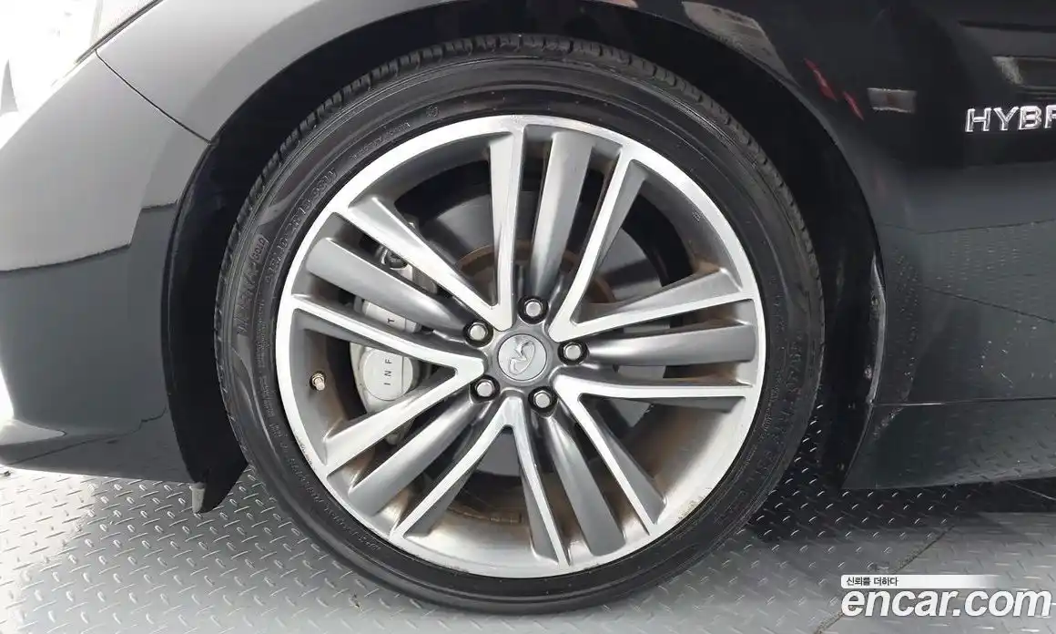 Infiniti Q50 2015 3.5 гидро в Москве № 2065290, фото 5