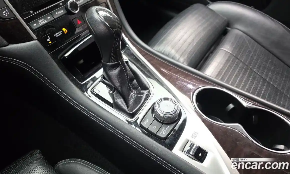 Infiniti Q50 2015 3.5 гидро в Москве № 2065290, фото 9