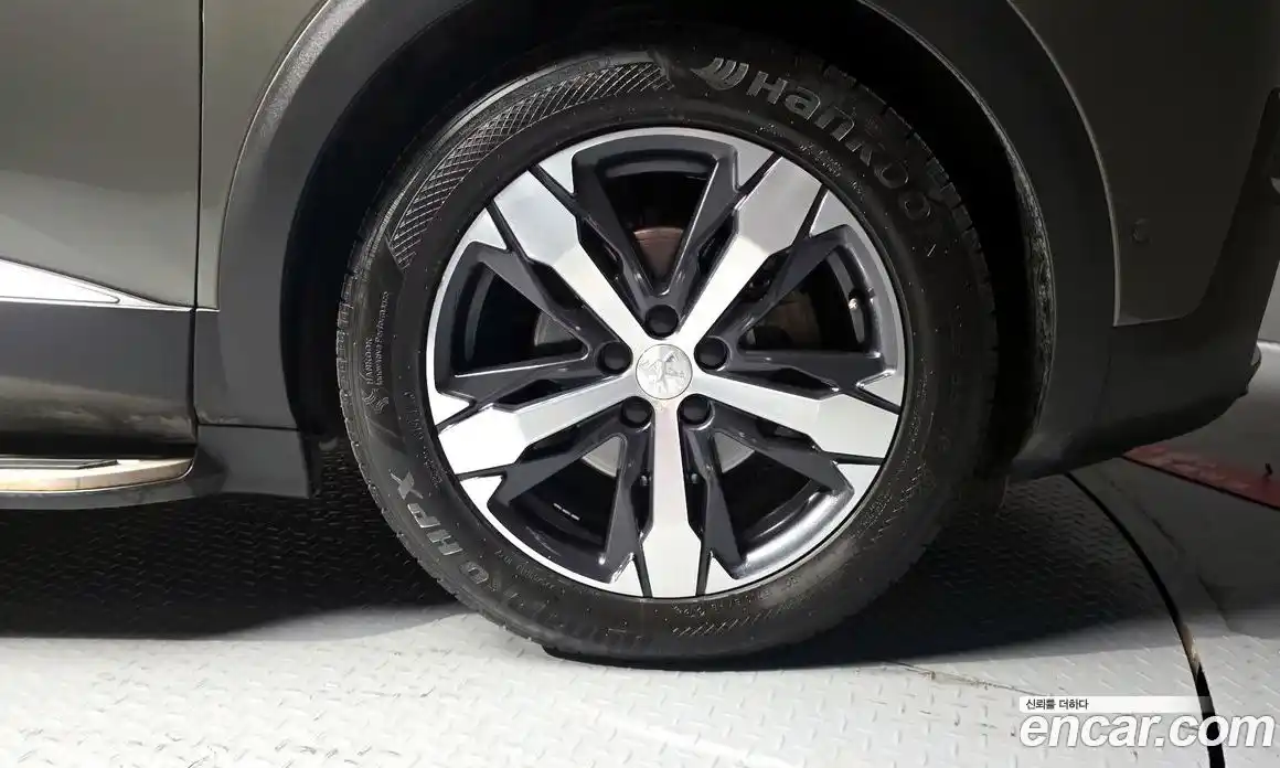 Peugeot 5008 2018 1.6 гидро в Москве, фото 27