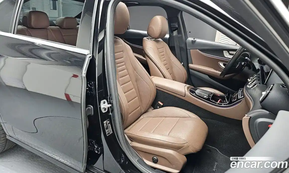 Mercedes-Benz E-Class 2023 2.0 гидро, фото 12
