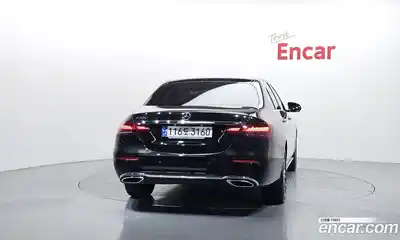 Mercedes-Benz E-Class 2023 2.0 гидро, миниатюра 4