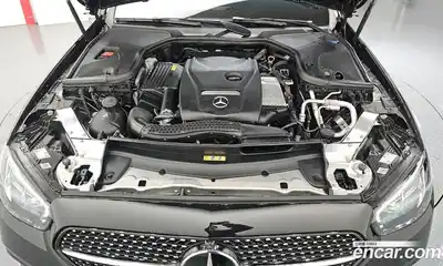 Mercedes-Benz E-Class 2023 2.0 гидро, миниатюра 6