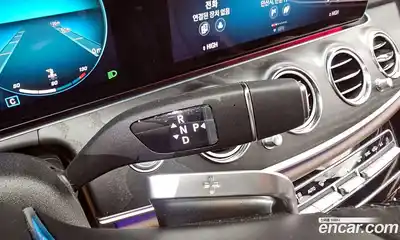 Mercedes-Benz E-Class 2023 2.0 гидро, миниатюра 9