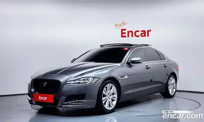 Jaguar XF, 2016