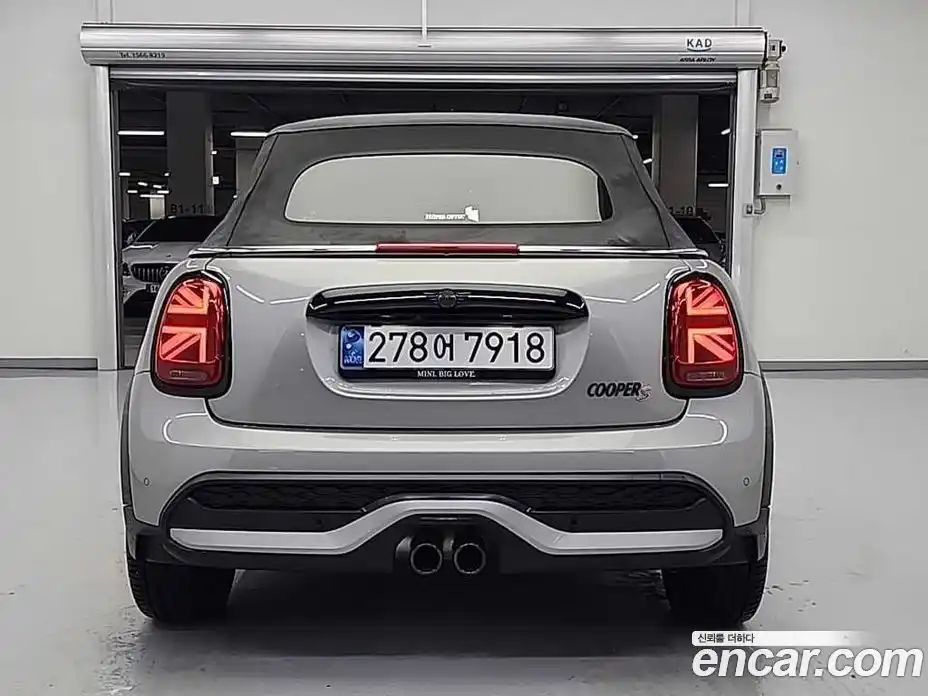 Mini Cooper Convertible 2024 2.0 гидро в Москве № 381246, фото 3