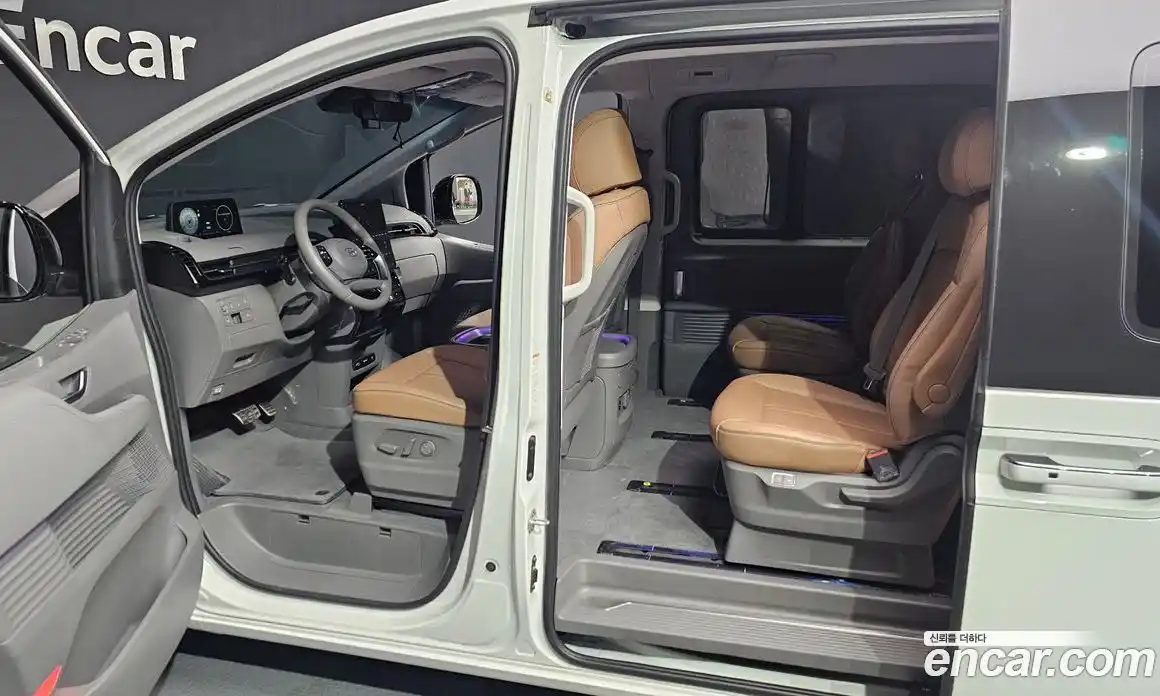 Hyundai Staria 2024 2.2 гидро в Москве № 109363, фото 12
