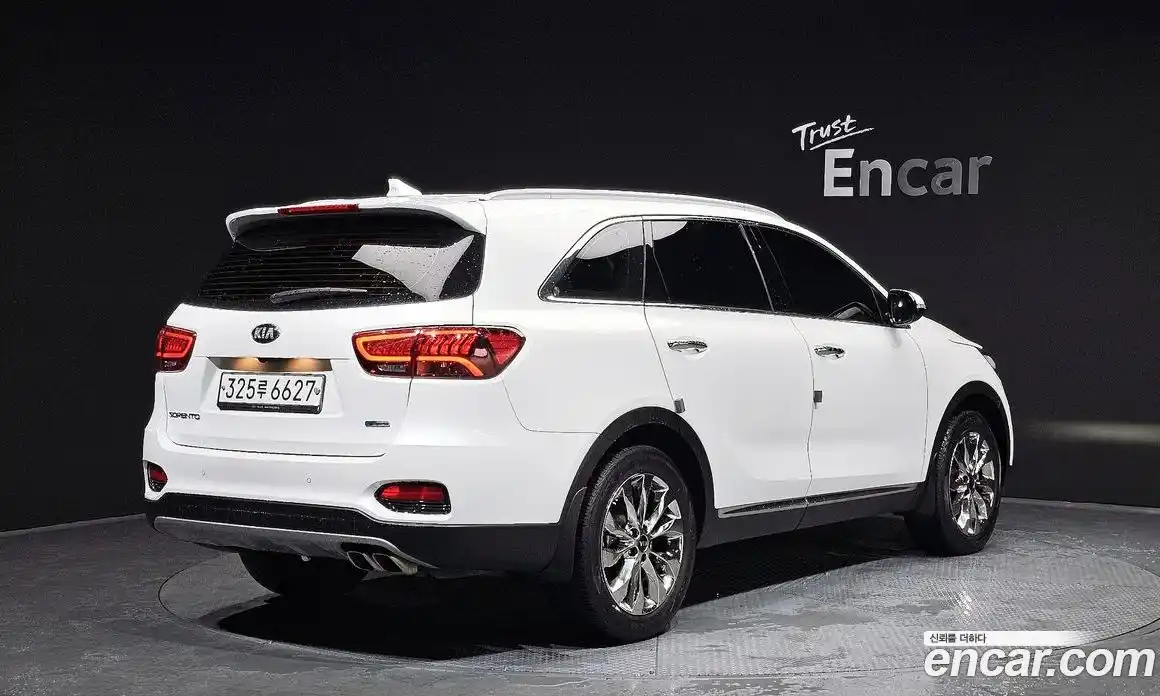 Kia Sorento 2019 2.0 гидро в Москве № 131672, фото 2