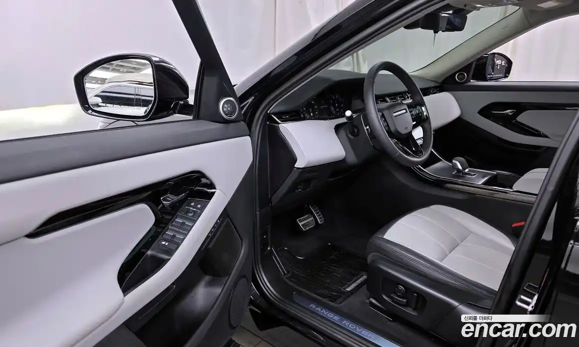 Land Rover Range-Rover Evoque 2024 2.0 гидро в Москве № 165933, фото 10