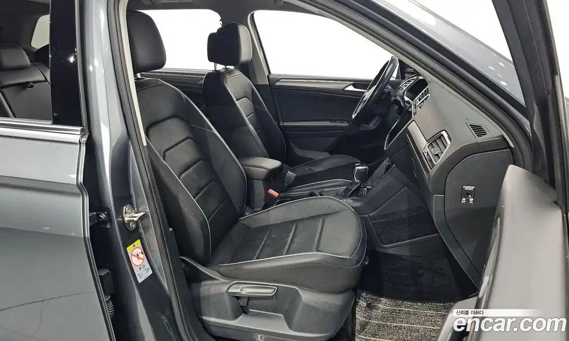 Volkswagen Tiguan 2022 2.0 гидро в Москве № 168826, фото 12