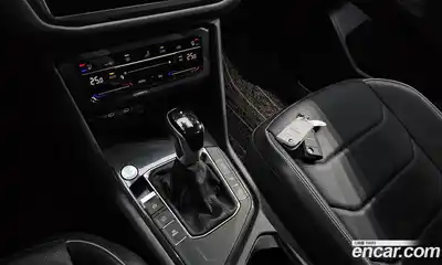 Volkswagen Tiguan 2022 2.0 гидро в Москве № 168826, миниатюра 9