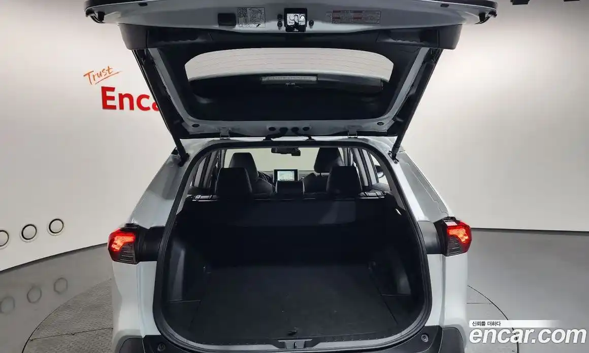 Toyota RAV4 2023 2.5 гидро в Москве № 170157, фото 20