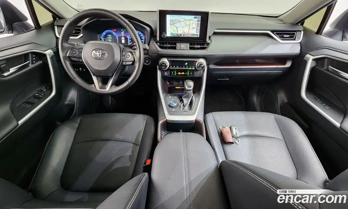 Toyota RAV4 2023 2.5 гидро в Москве № 170157, фото 7